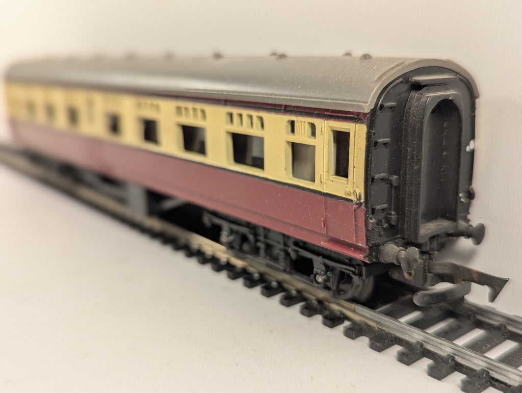 Tri-ang OO Gauge Main Line Composite Coach Passenger Coach M24001
