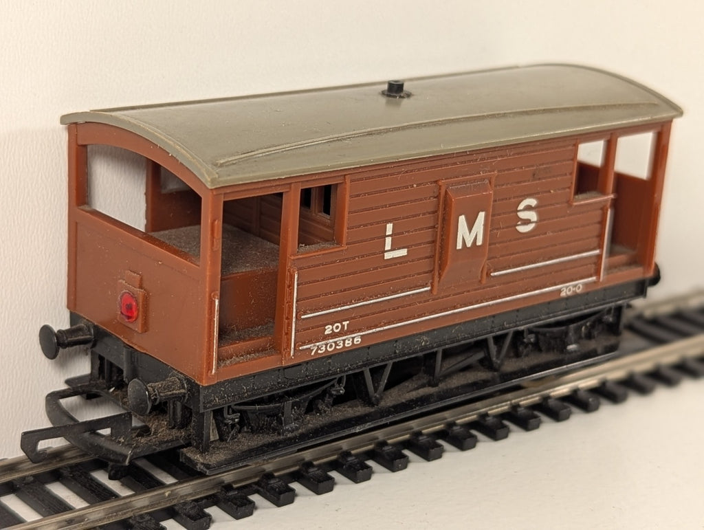 Hornby LMS 20-Ton Brake Van 730386 Brown OO Gauge