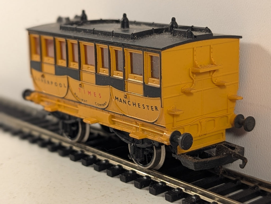 Hornby OO Gauge Liverpool & Manchester Railway 1st Class Coach 'Times'
