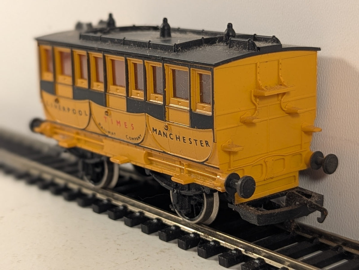 Hornby OO Gauge Liverpool & Manchester Railway 1st Class Coach 'Times'