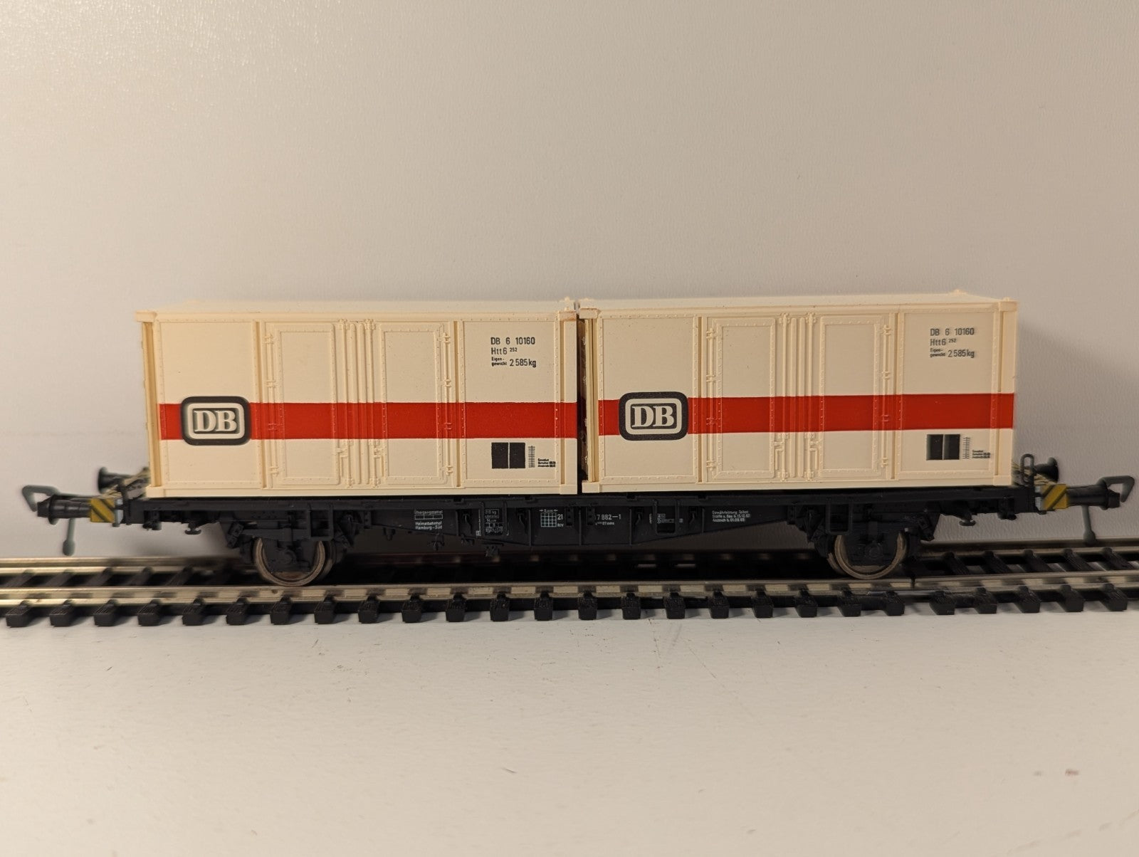 Fleischmann 5232 HO Gauge Deutsche Bahn Container Wagon