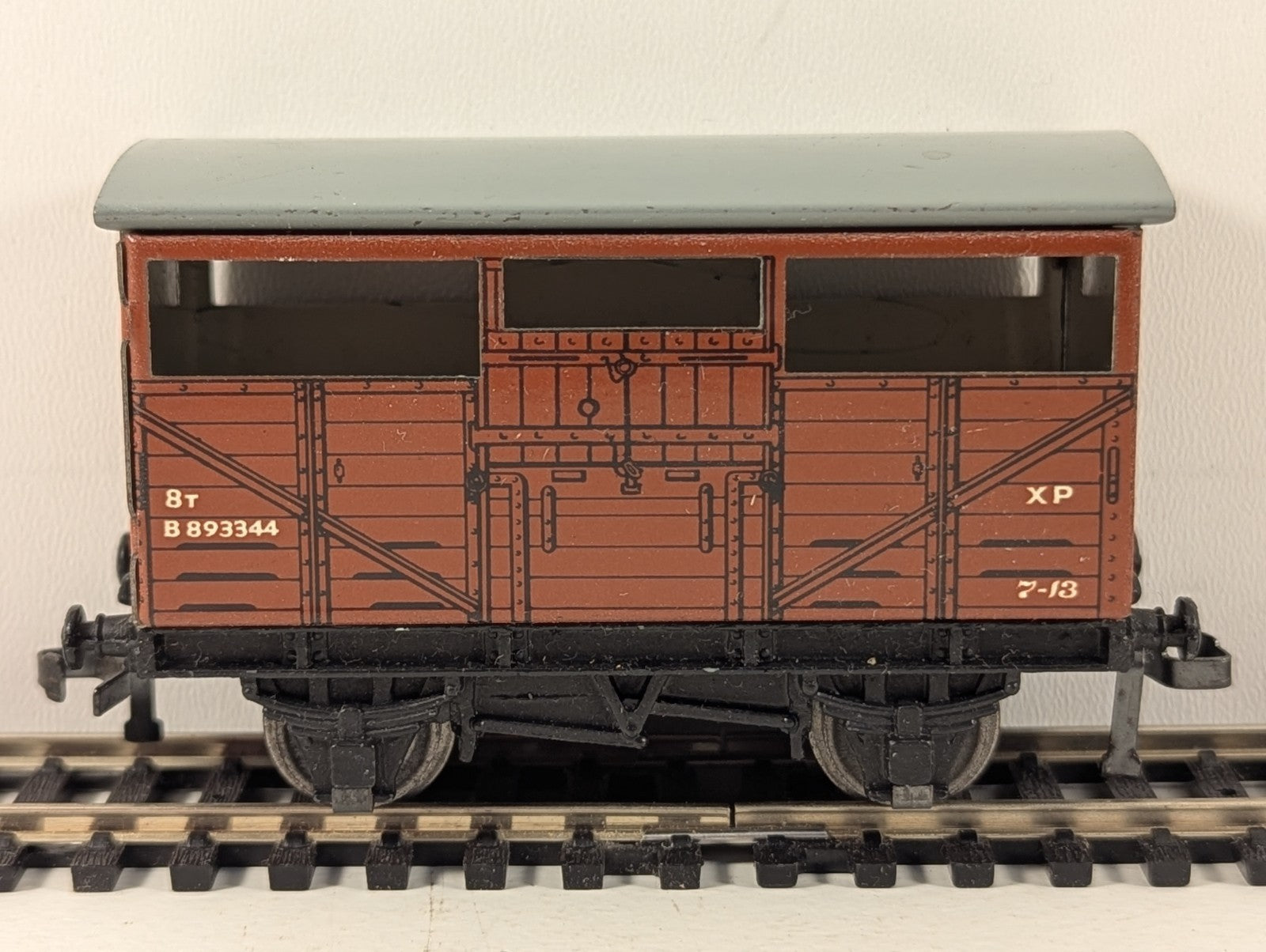 Hornby Dublo 32020 BR 8-Ton Cattle Wagon Brown