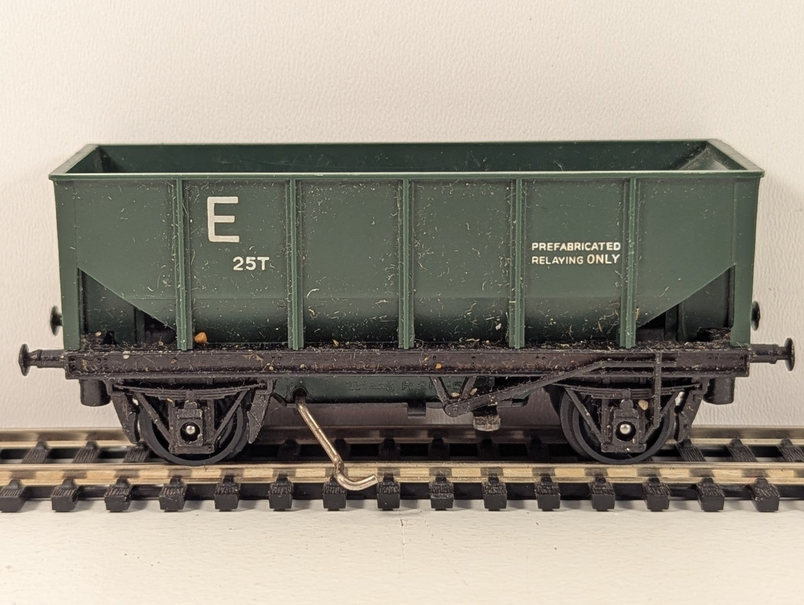 Tri-ang Hornby R347 OO Gauge Engineering Wagon – Green