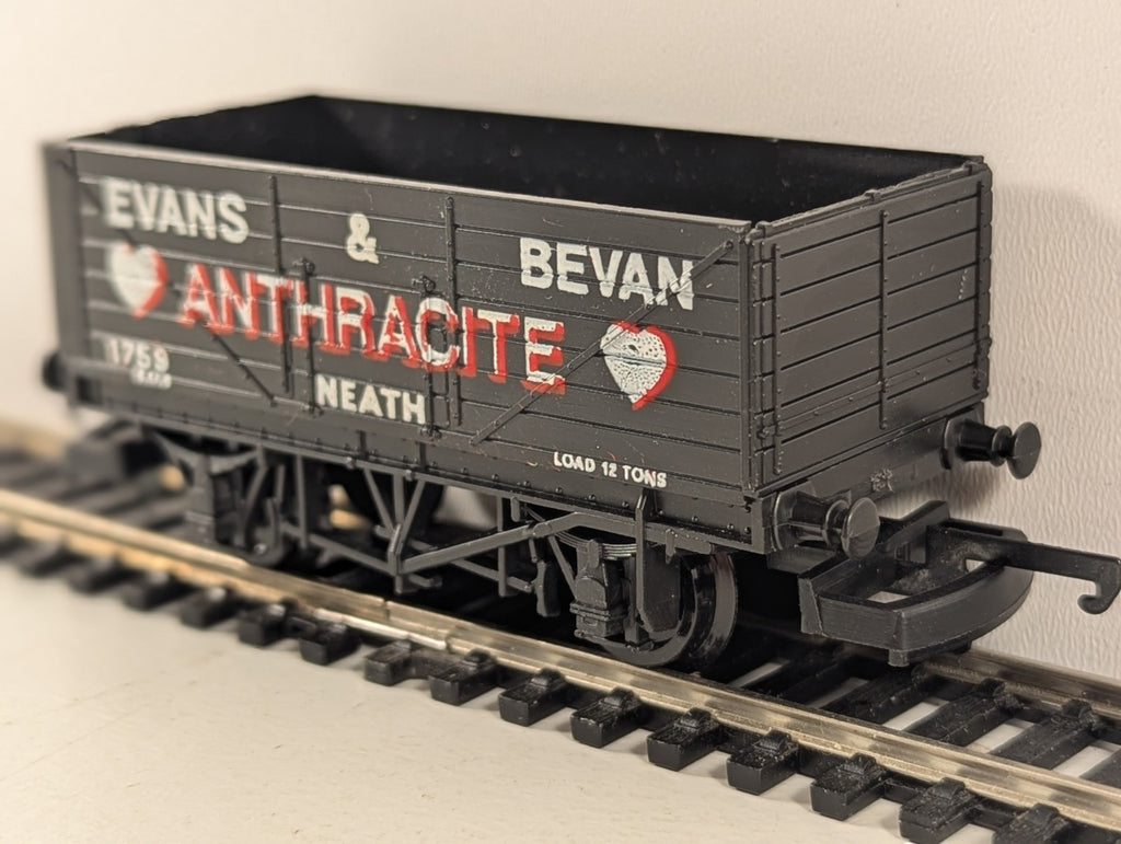 Lima L305613A OO Gauge Evans & Bevan Anthracite 7 Plank Open Wagon No. 1759