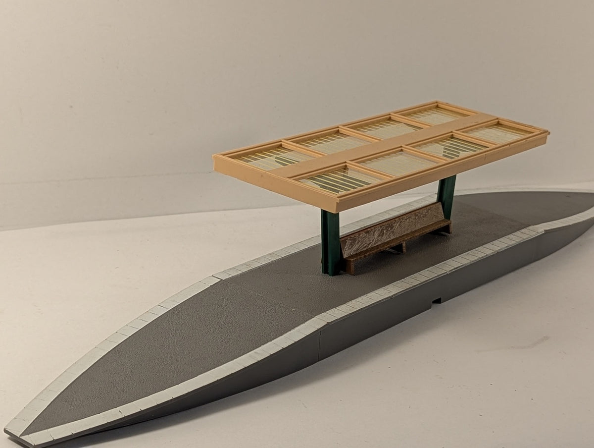 Hornby OO Gauge Island Platform with Canopy and Bench Buildings & Scenery