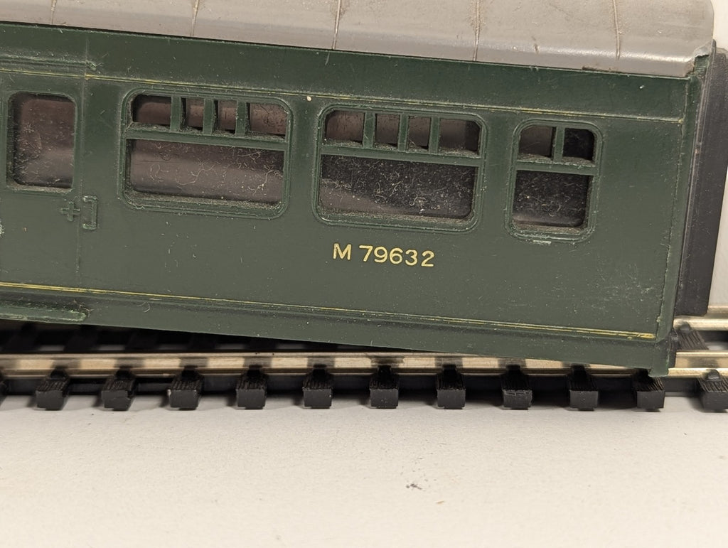 Tri-ang OO Gauge BR DMU Trailer Coach Diesel Multiple Unit M79632 BR Green R158