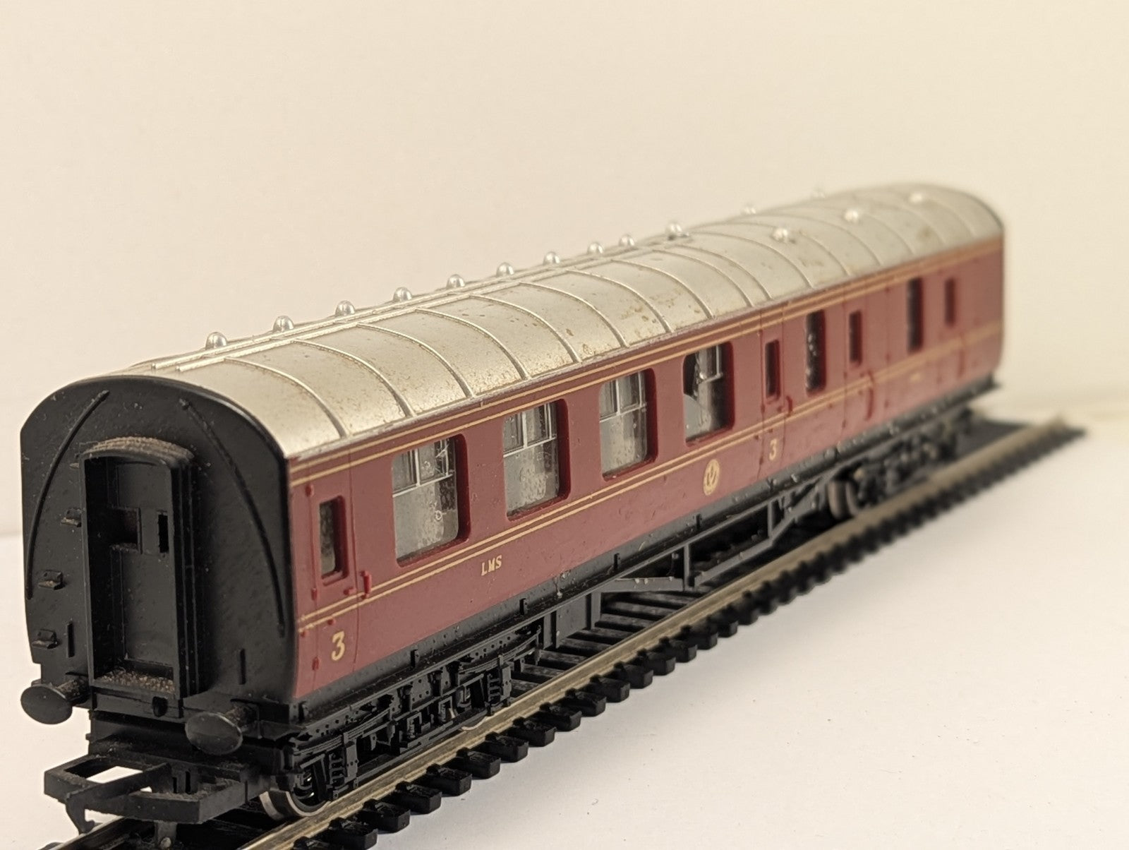 Hornby OO Gauge R423 LMS Brake 3rd Coach 5644