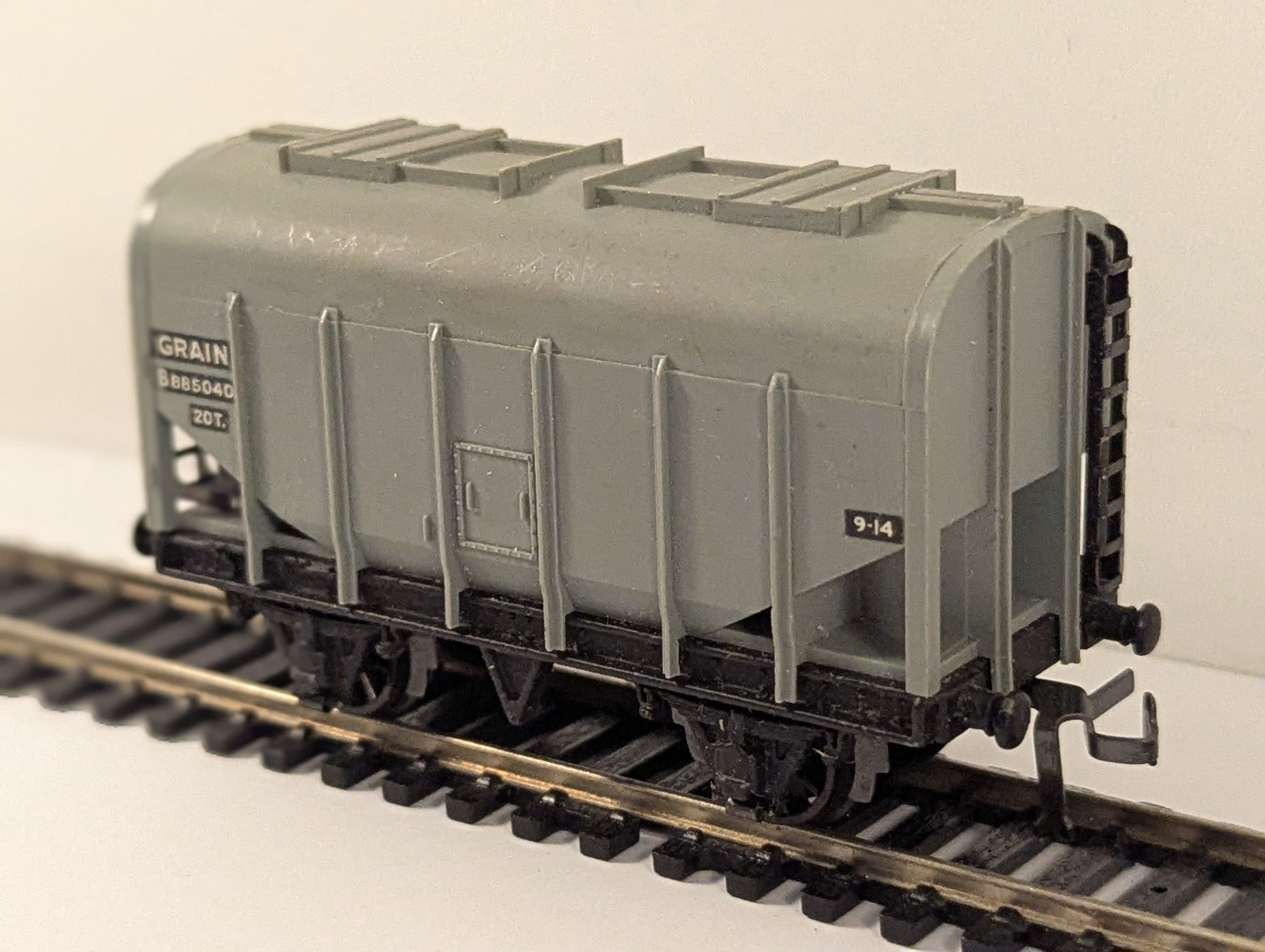 Hornby Dublo 32067 20 Ton Bulk Grain Wagon OO Gauge Boxed
