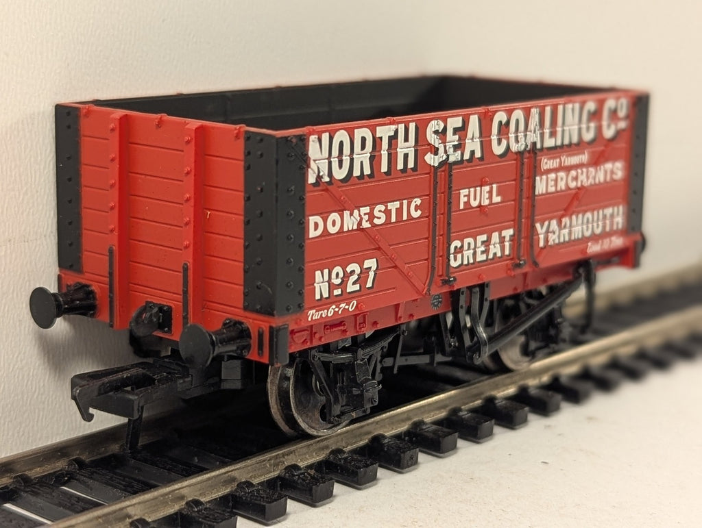 Bachmann OO Gauge 7-Plank Open Wagon North Sea Coaling Co. Goods Wagon 27