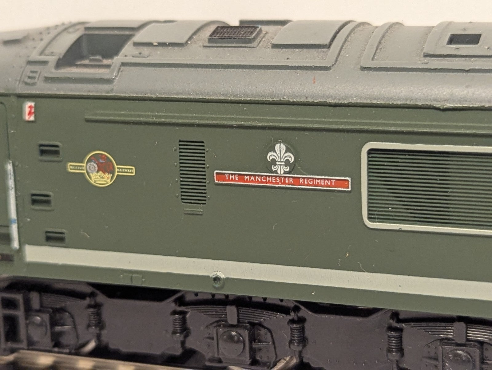 Mainline OO Gauge Class 45 'The Manchester Regiment' Diesel Loco
