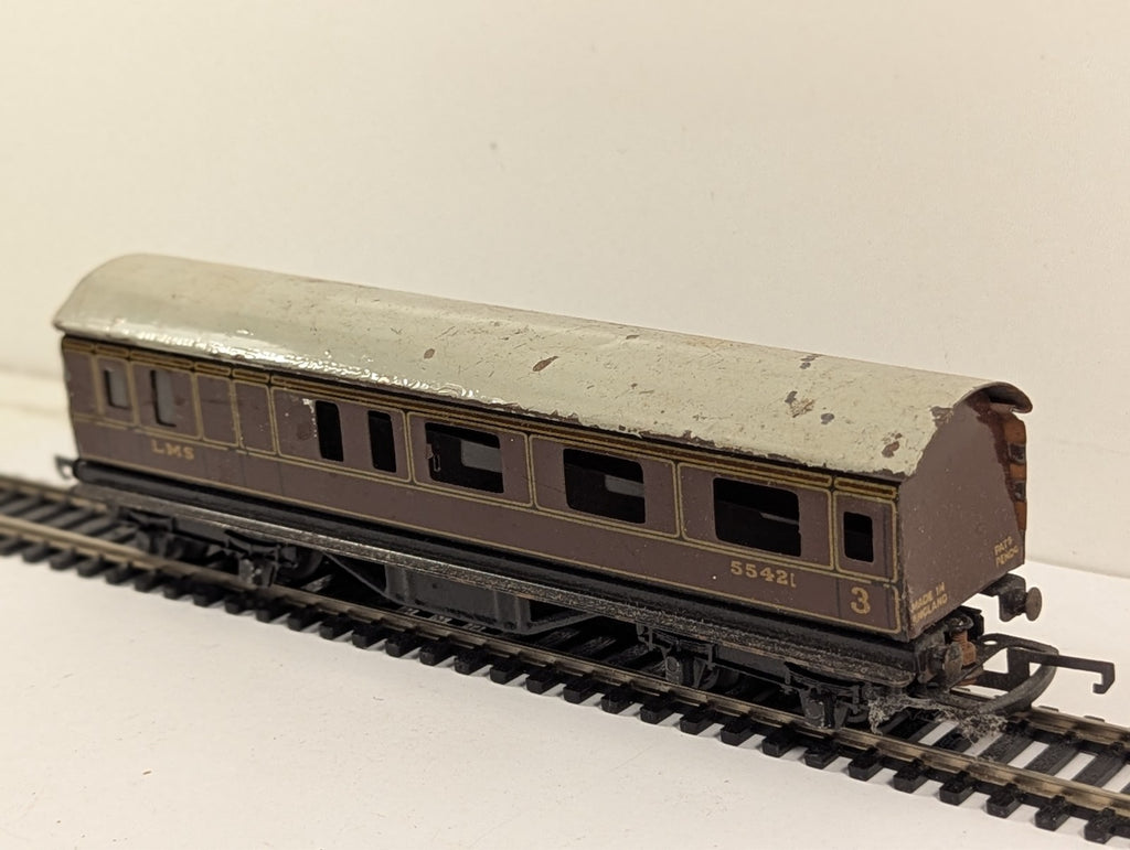 Trix OO Gauge LMS 3rd Class Brake Coach