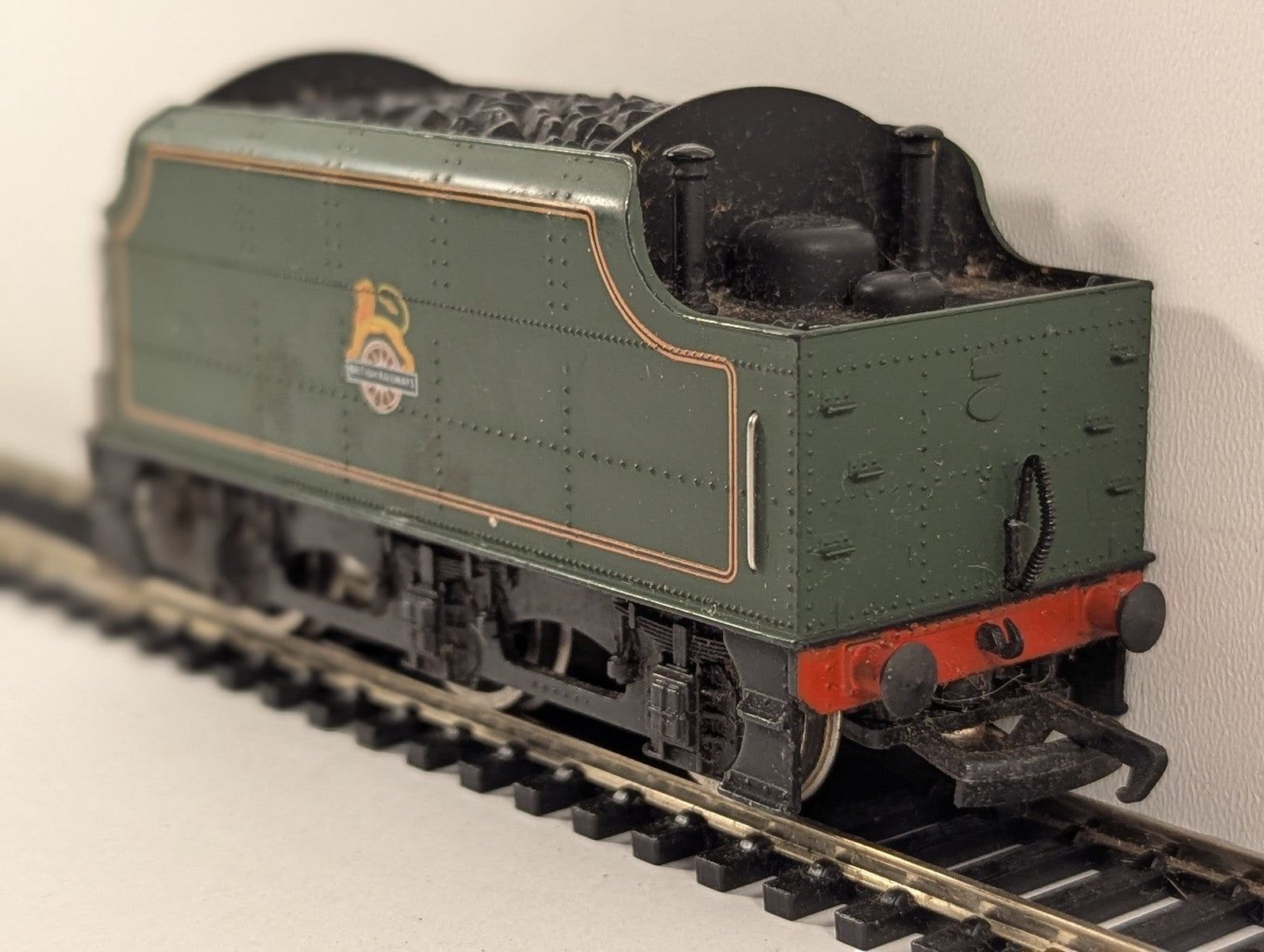 Mainline OO Gauge BR 6-Wheel Tender BR Green