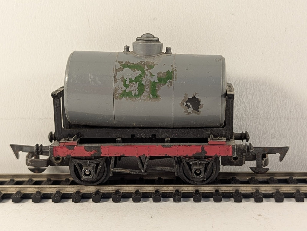 Tri-ang OO Gauge Shell & BP Tank Wagon Grey (Shell/BP) R.12