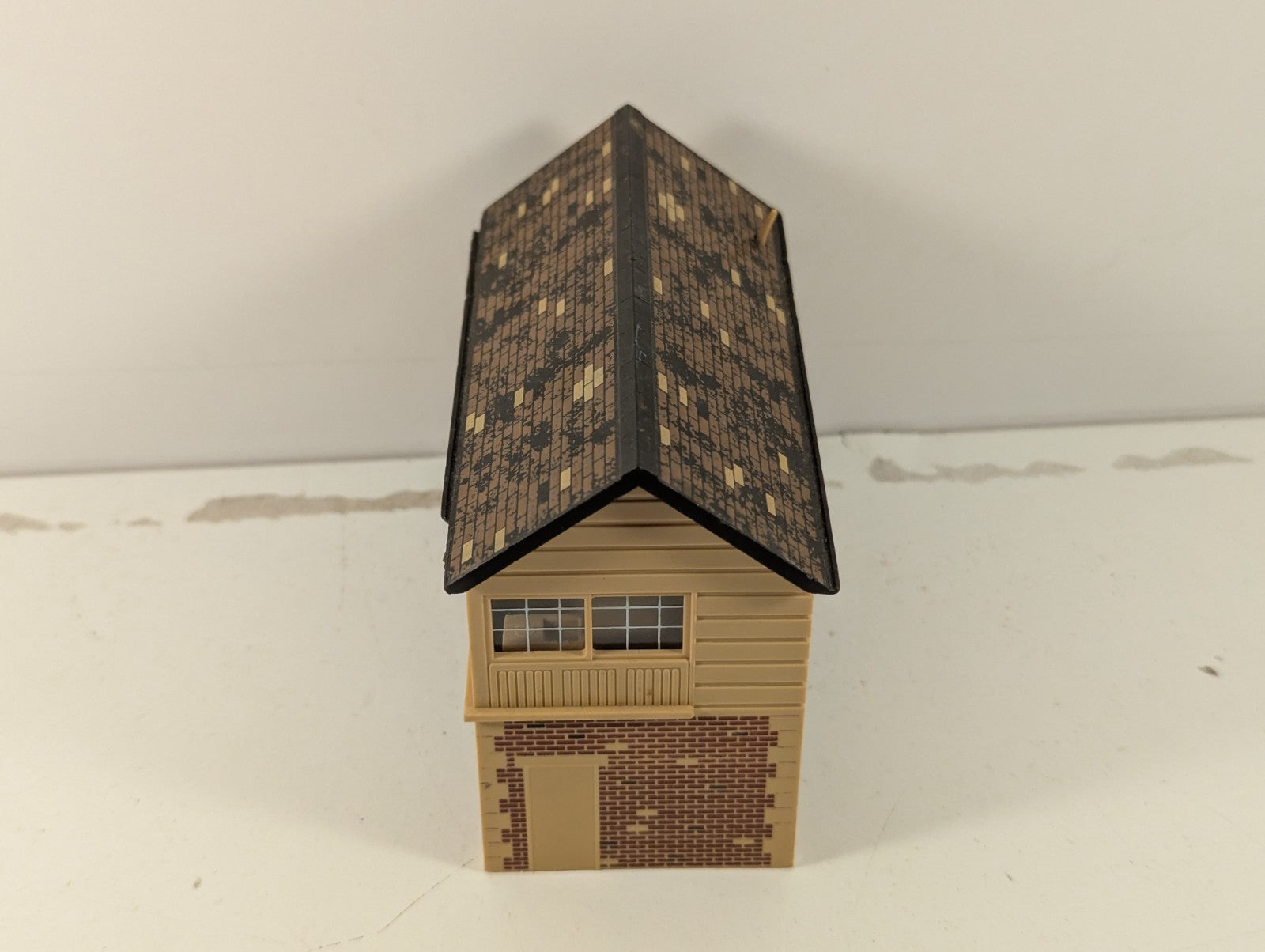 Hornby R503 OO Gauge Railway Signal Box
