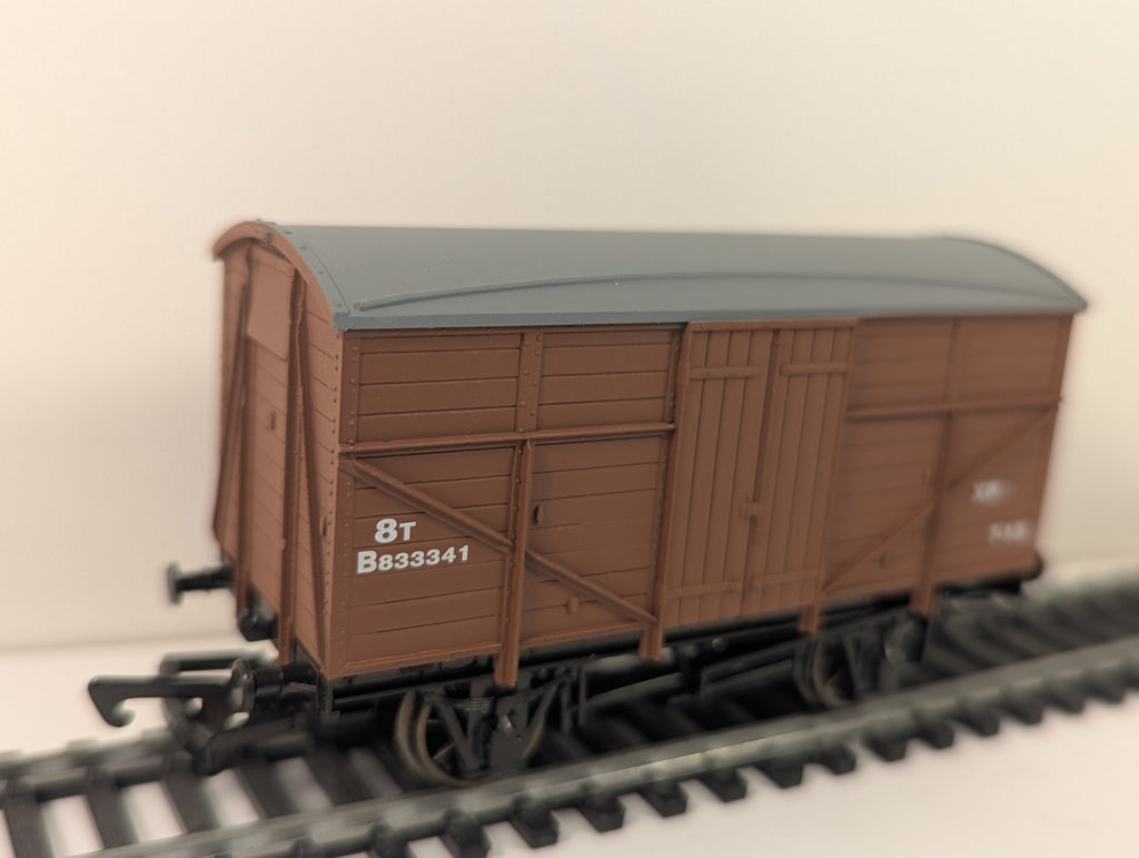 Dapol B584 OO BR Bauxite Fruit Van