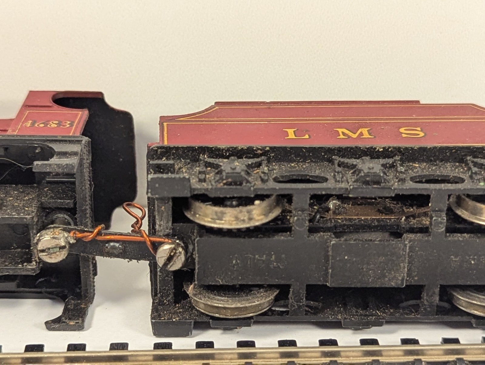 Lima L201702 HO Gauge Class 4F 0-6-0 4683 LMS Crimson – Spares/Repair