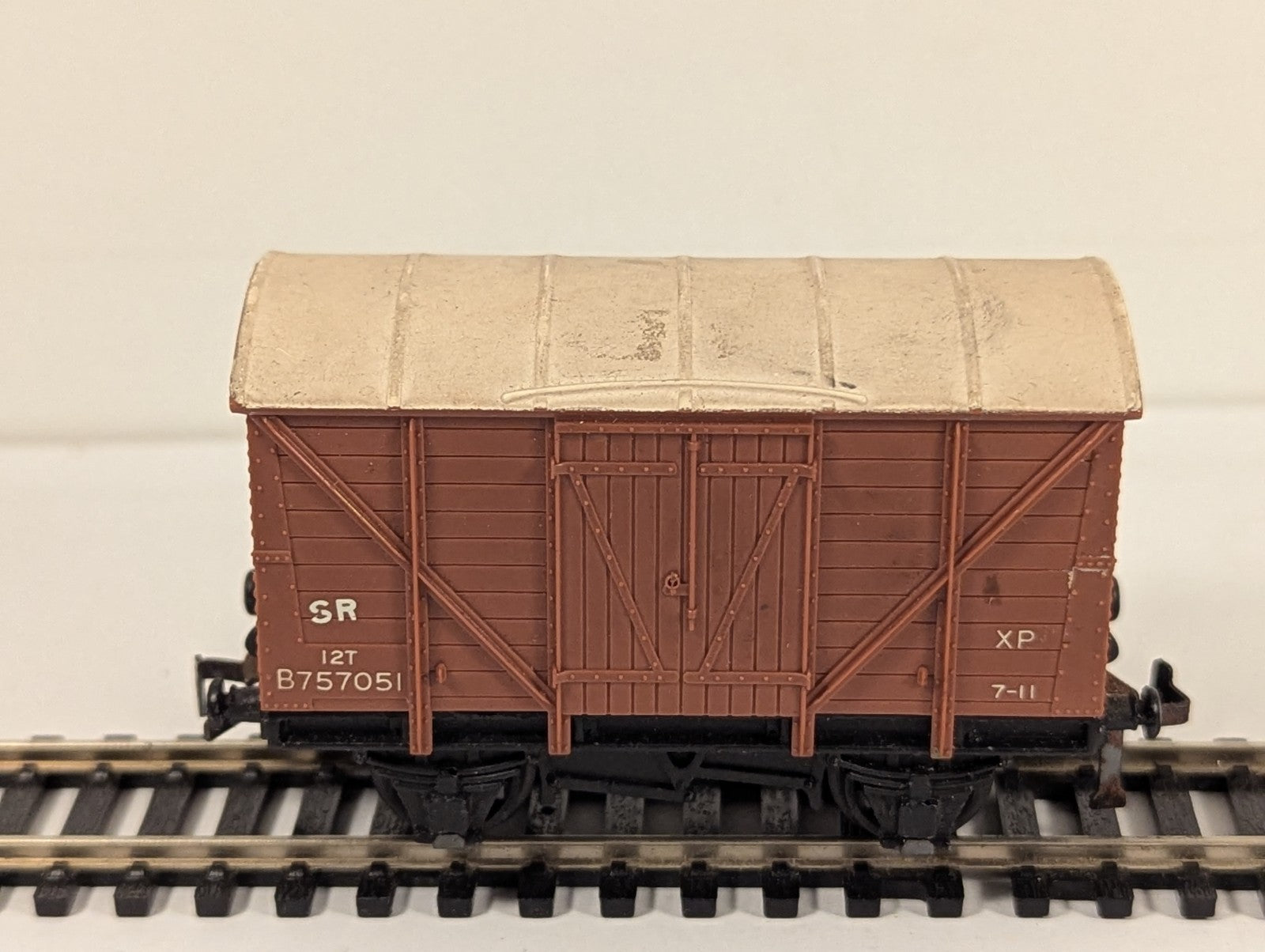 Hornby Dublo 12 Ton Ventilated Van OO Gauge