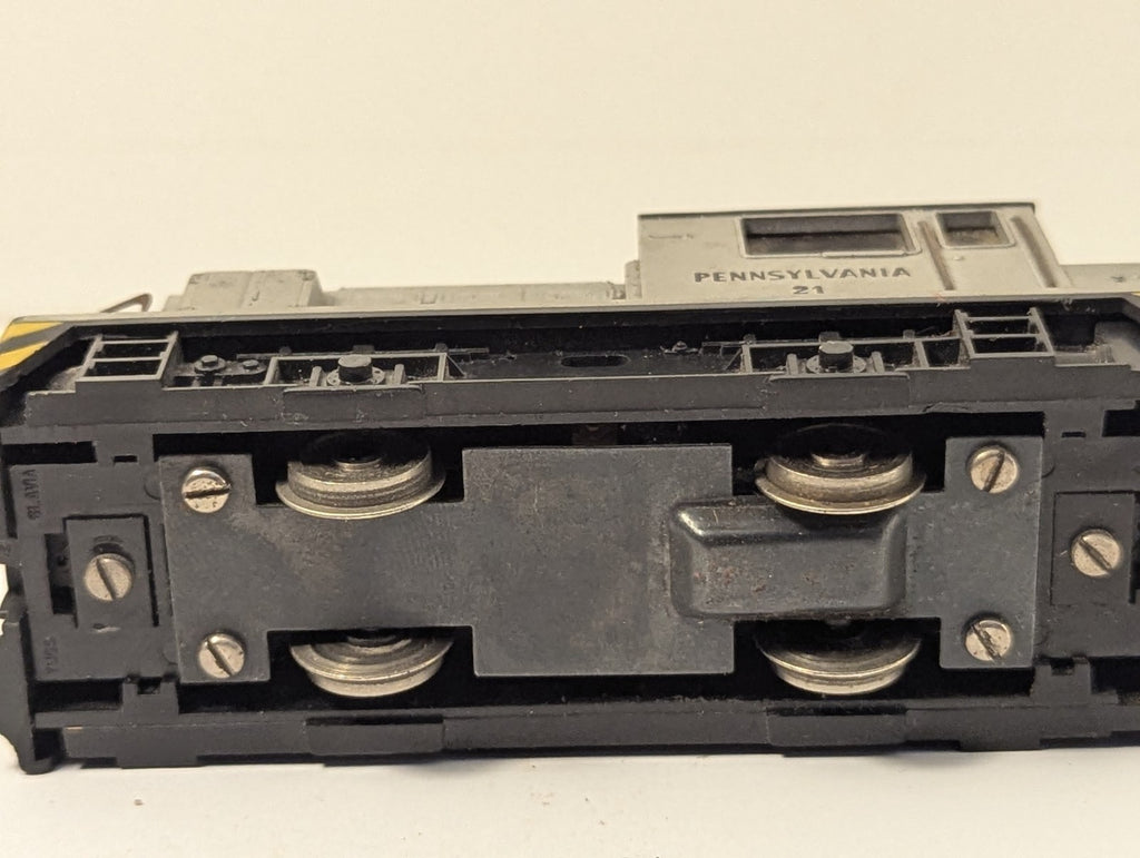 Mehano HO Scale Plymouth Diesel Switcher Pennsylvania 21 - Faulty