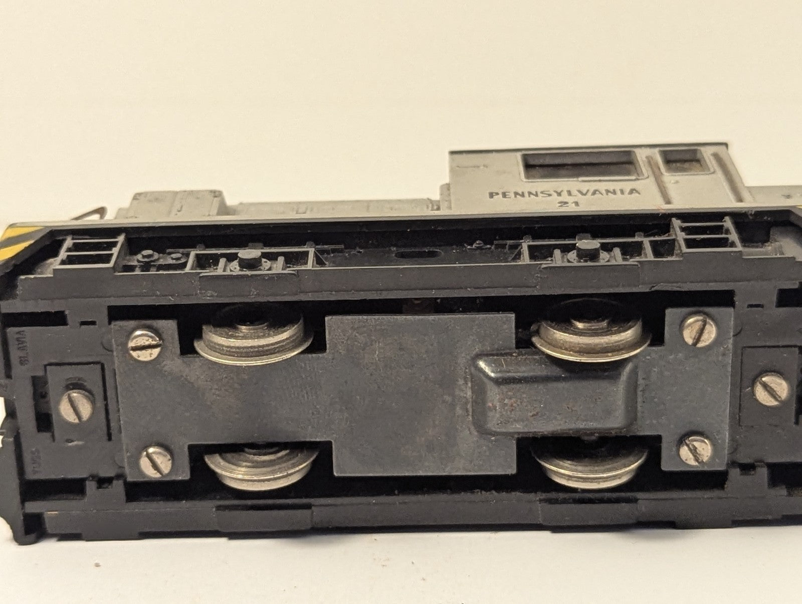 Mehano HO Scale Plymouth Diesel Switcher Pennsylvania 21 - Faulty