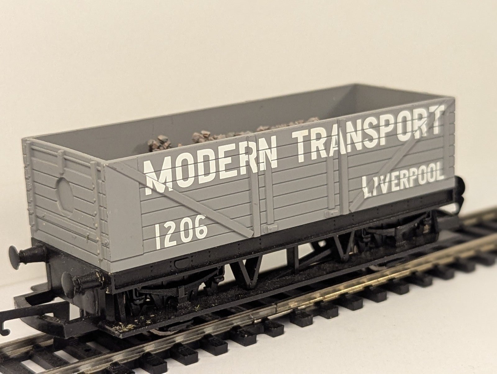 Hornby R1115 OO Gauge 7 Plank Open Wagon Modern Transport Liverpool with coal