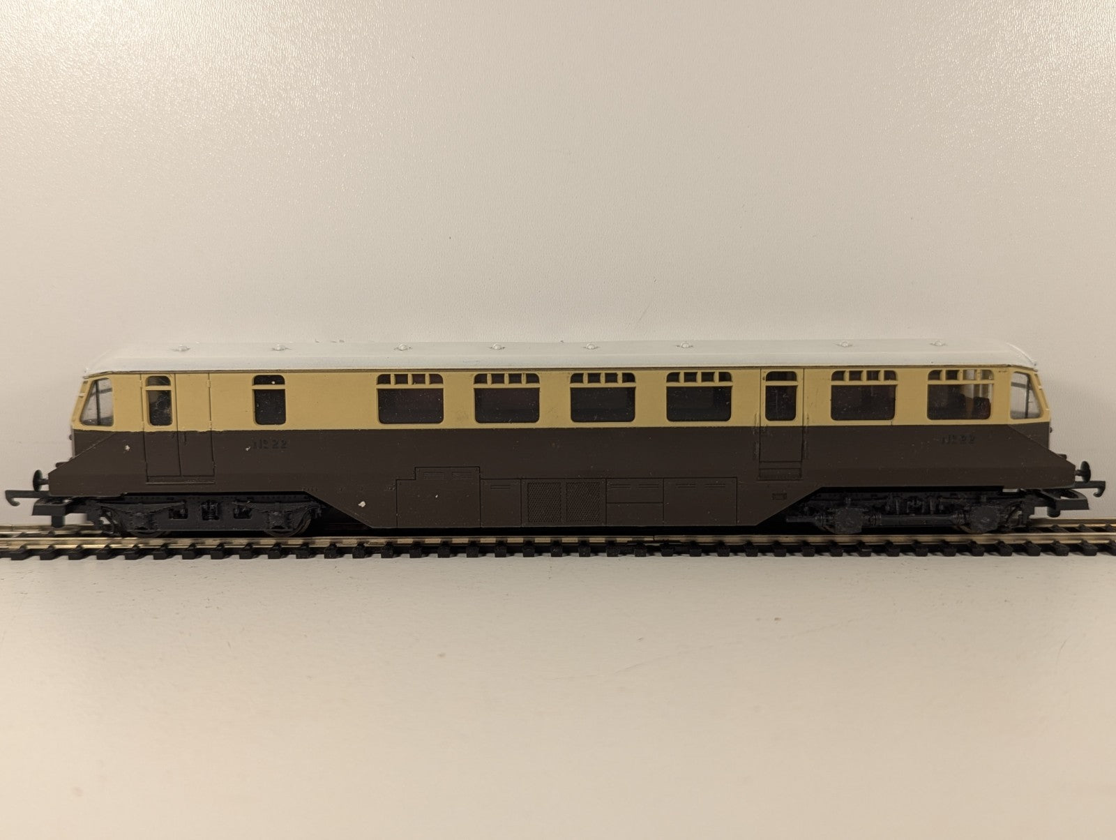 Lima 205132 GWR Diesel Railcar No.22 Chocolate & Cream