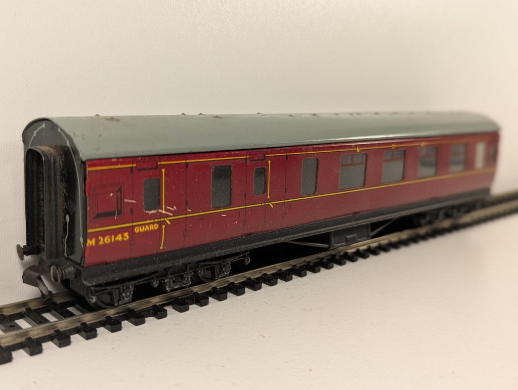Hornby Dublo OO Gauge LMS Stanier Brake Second Coach LMS Maroon
