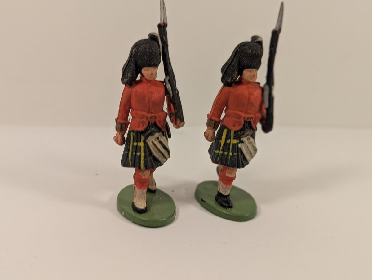 Britains Toy Soldiers “The Gordon Highlanders” Plastic Figures