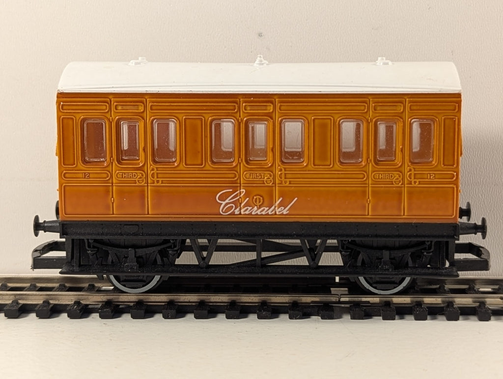 Hornby R112 Thomas the Tank Engine Clarabel 4-Wheel Passenger Coach