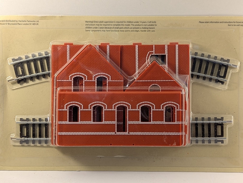 Hachette Partworks OO Gauge Brick Station Building Kit and Track Set