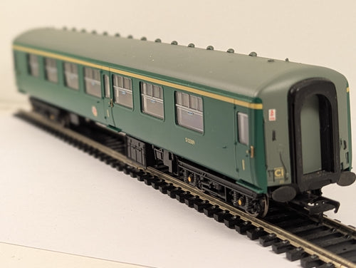 Bachmann 39-333 OO Gauge BR Mk2 FK Corridor First Class Coach BR(S) Green