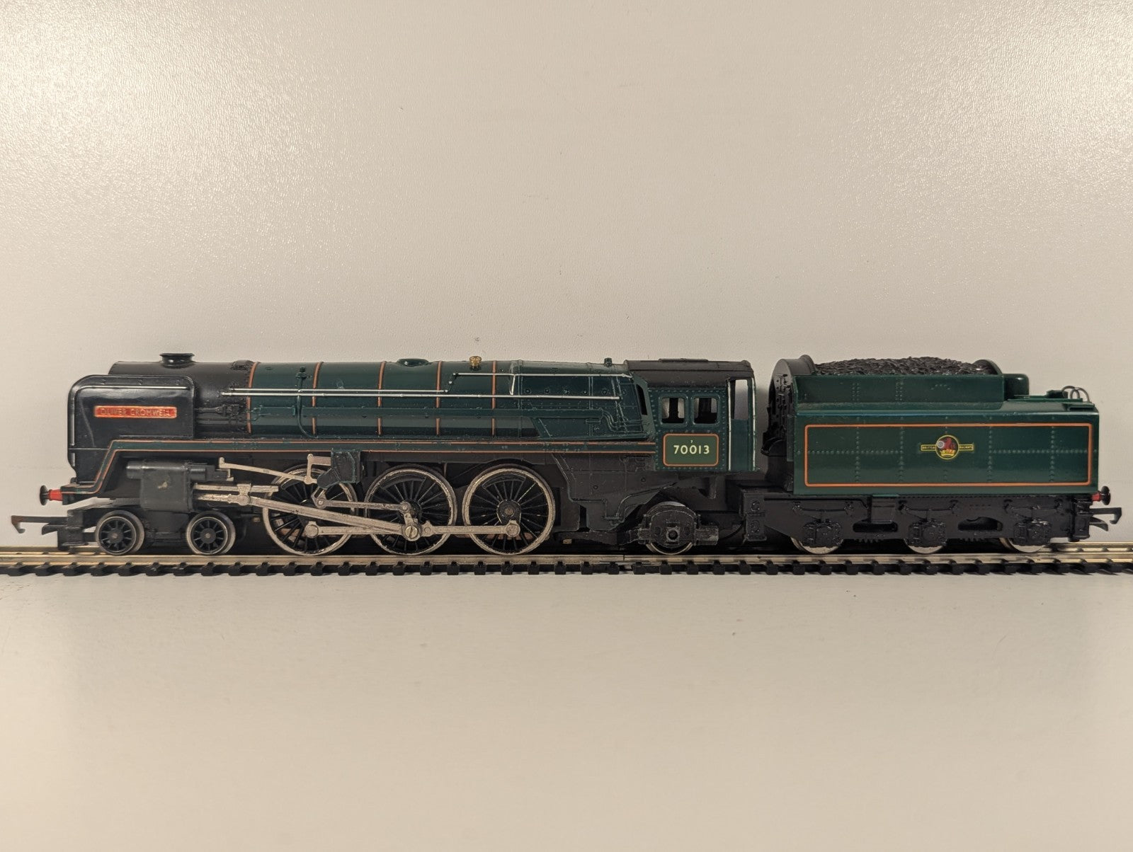 Hornby OO Gauge BR Standard Class 7 Britannia Class 'Oliver Cromwell