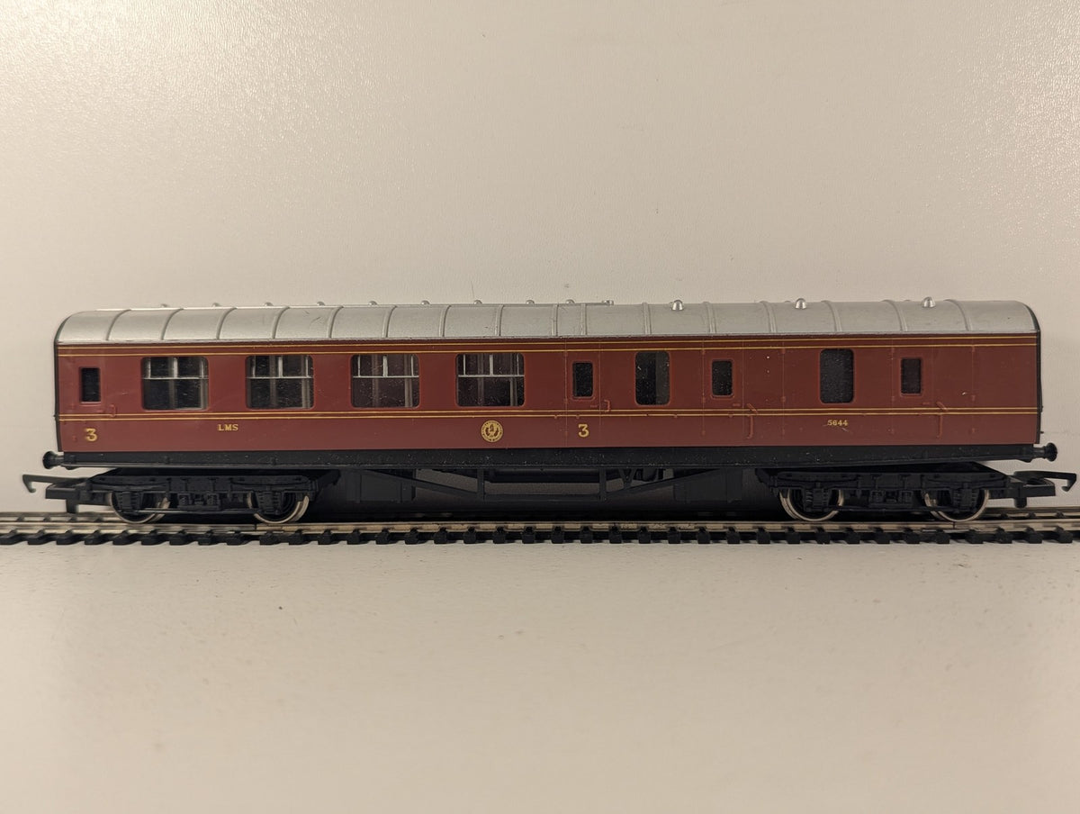 Hornby OO Gauge LMS Stanier Brake Third Corridor Coach Passenger Coach 5644