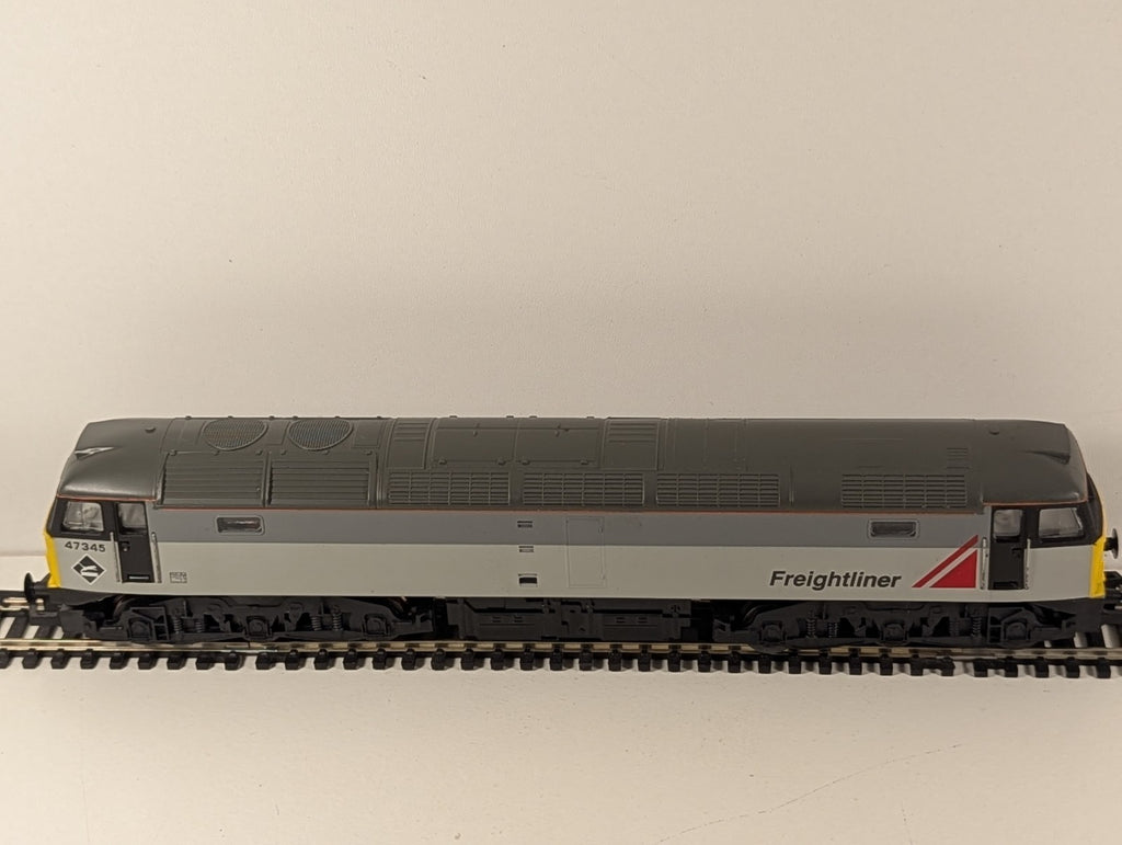 Hornby R2013A Class 47 Diesel Locomotive 47376 Freightliner 1995 Livery