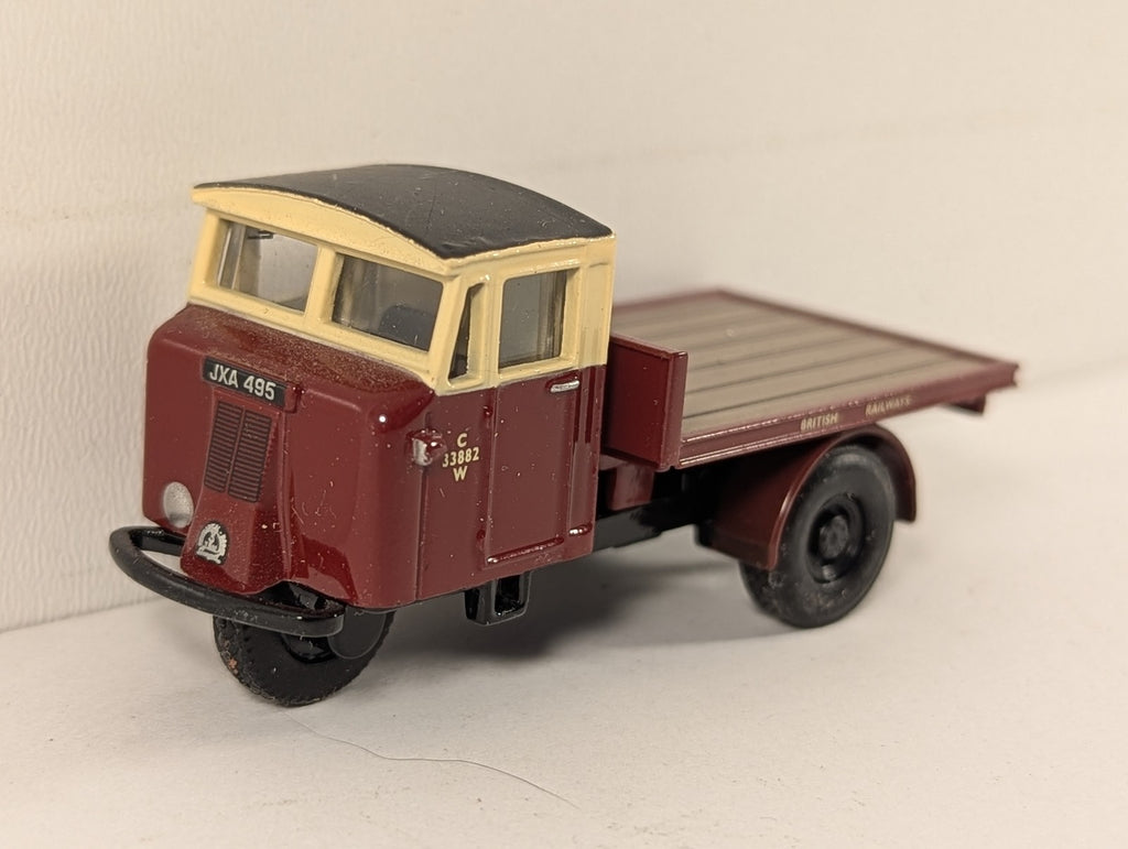 Oxford Diecast OO Gauge Scammell Scarab Flatbed Die-cast Vehicle JXA 495