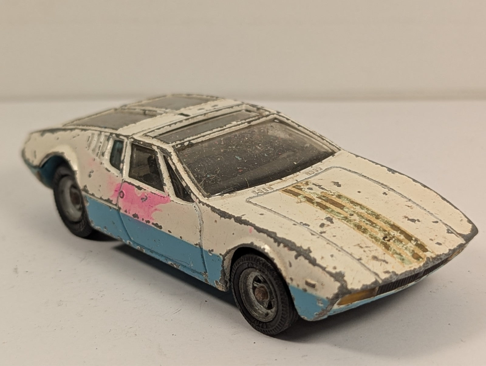 Corgi Toys 271 Ghia 5000 Mangusta with De Tomaso Chassis - Chipped Paint