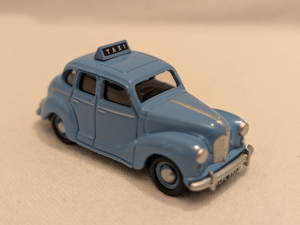 Classix 1:76 / OO Gauge Austin FX3 Taxi Die-cast Model Car LPL 845 Blue