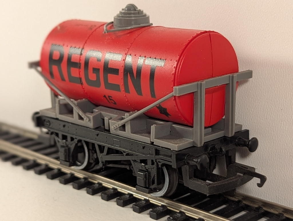Hornby OO Gauge Regent Tank Wagon