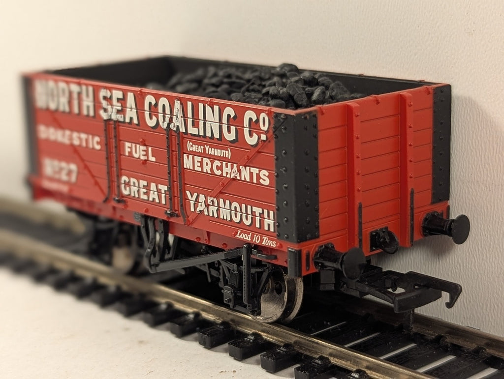 Bachmann OO Gauge 7 Plank Wagon 'North Sea Coaling Co.' Goods Wagon 27