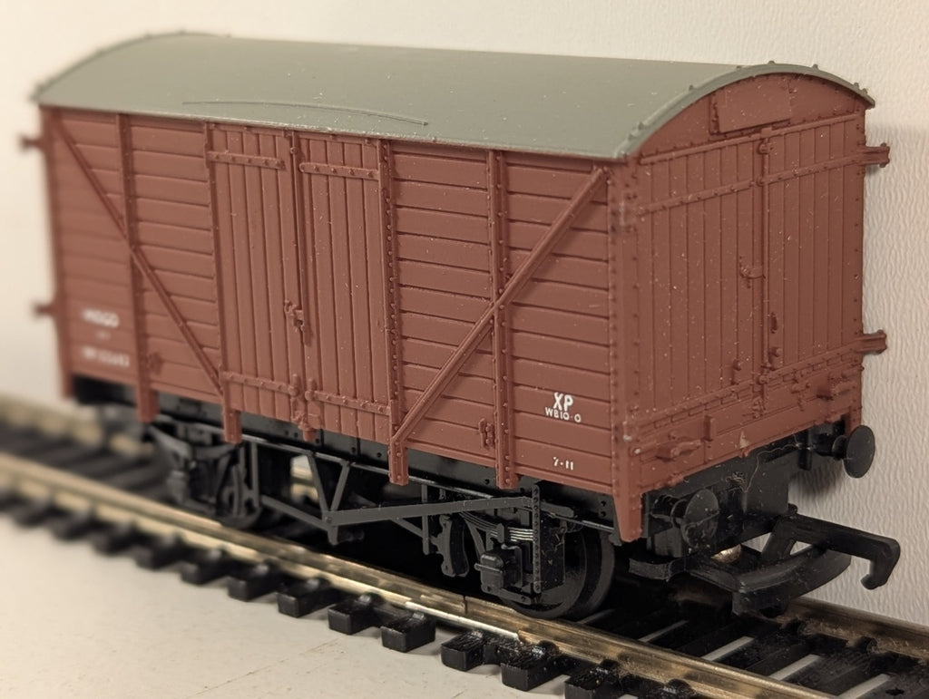 Mainline Railways 37-412 OO Gauge BR Bauxite 12T Mogo Van - Boxed