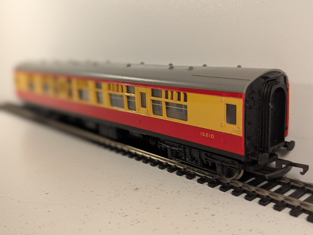 Hornby OO Gauge LMS Style Composite Coach Passenger Coach 15210
