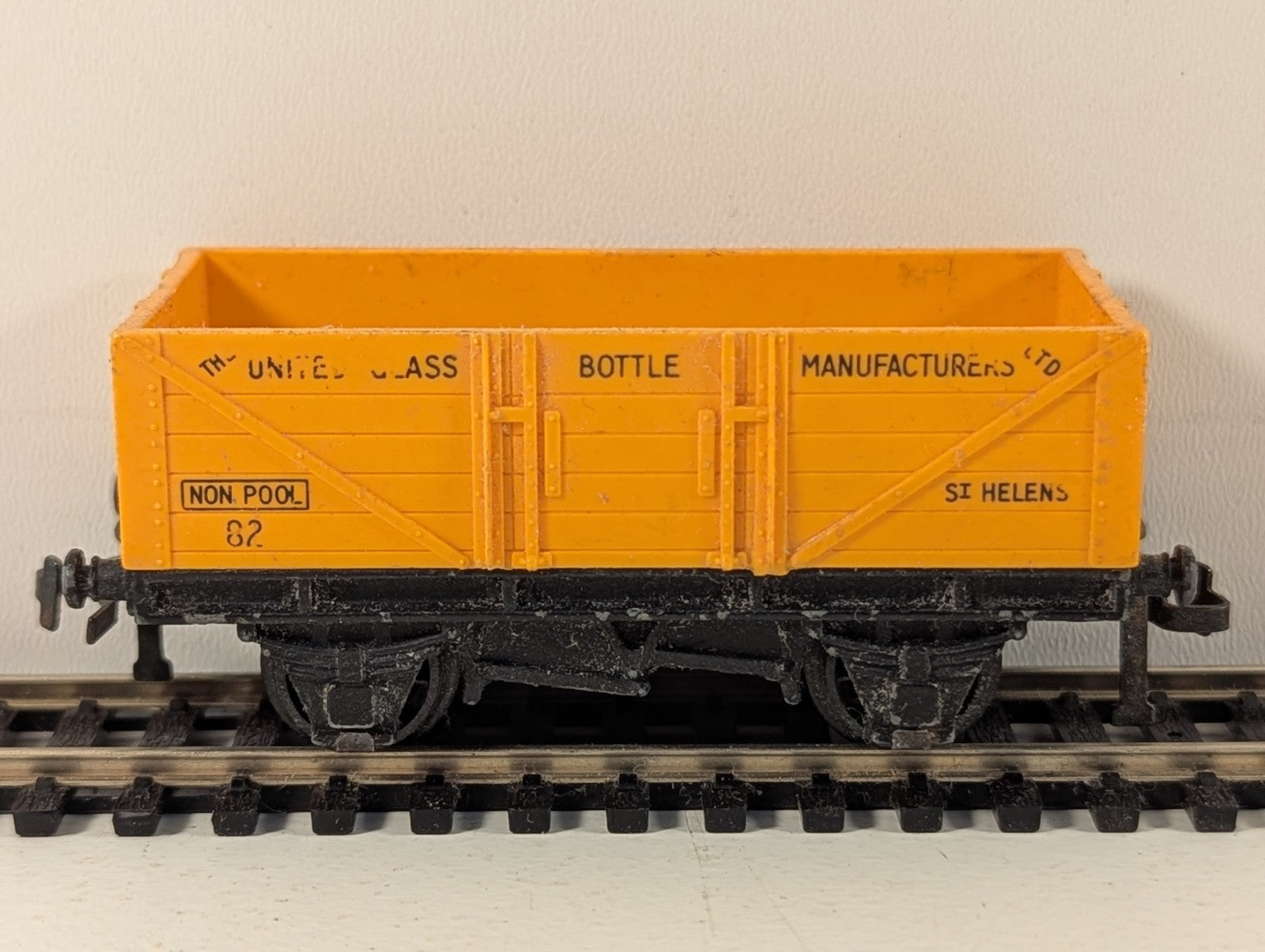 Hornby Dublo 4660 United Glass Bottle Manufacturers Ltd Wagon OO Gauge