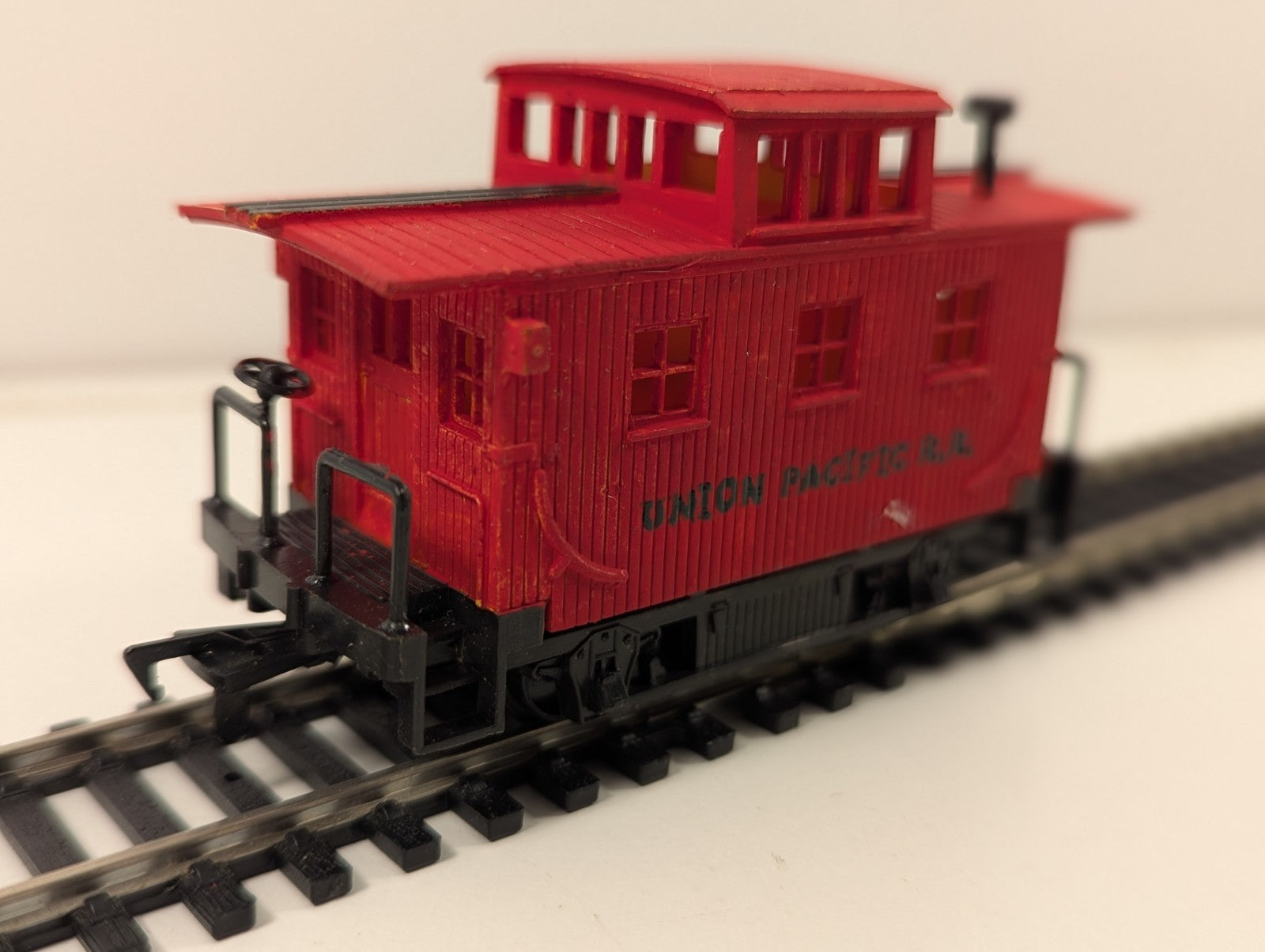 Bachmann HO Union Pacific Old-Time Bobber Caboose