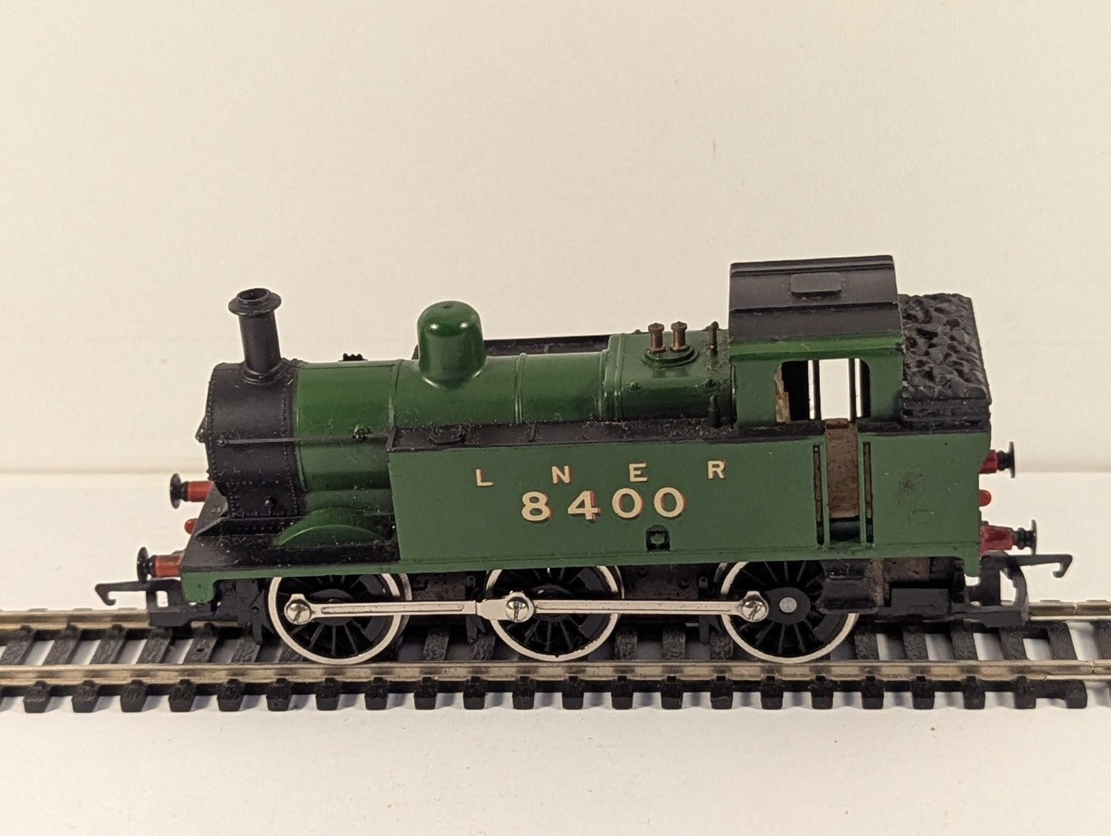 Hornby R130 OO Gauge LNER Green Class 3F Jinty 8400 Spares/Repair