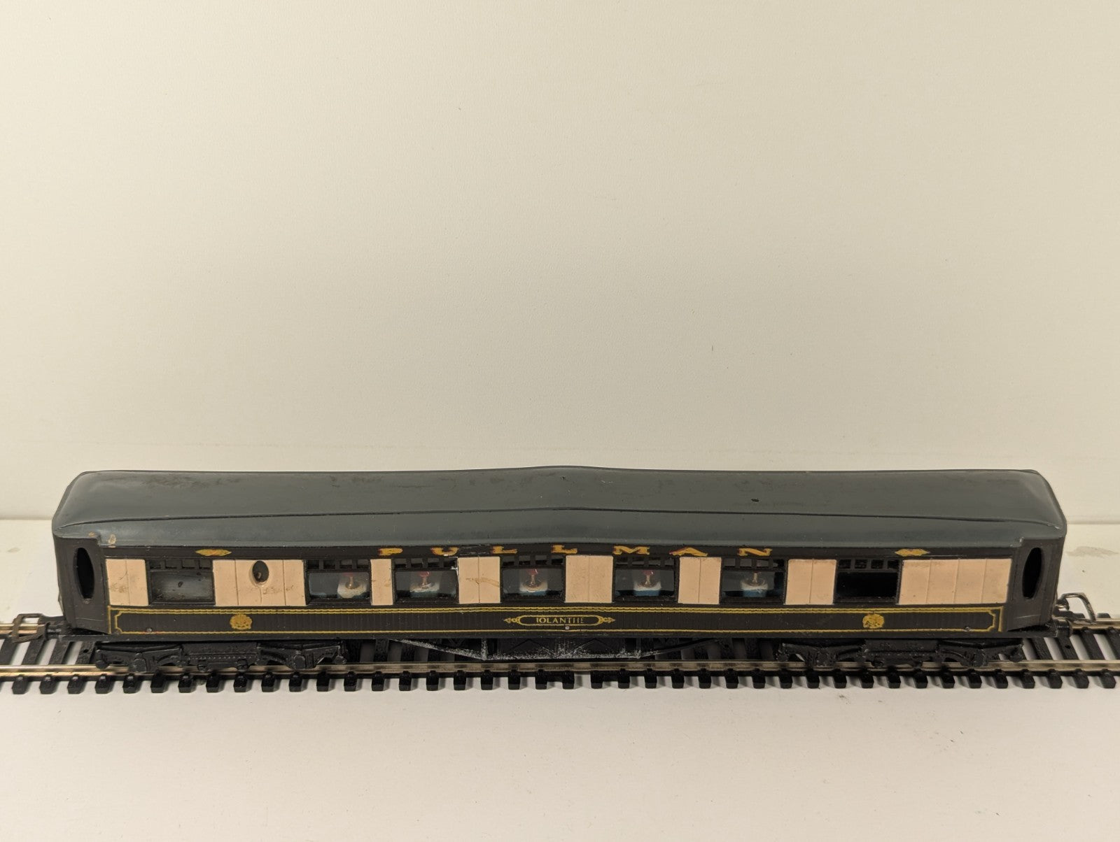 Graham Farish OO Gauge Pullman Parlour Coach
