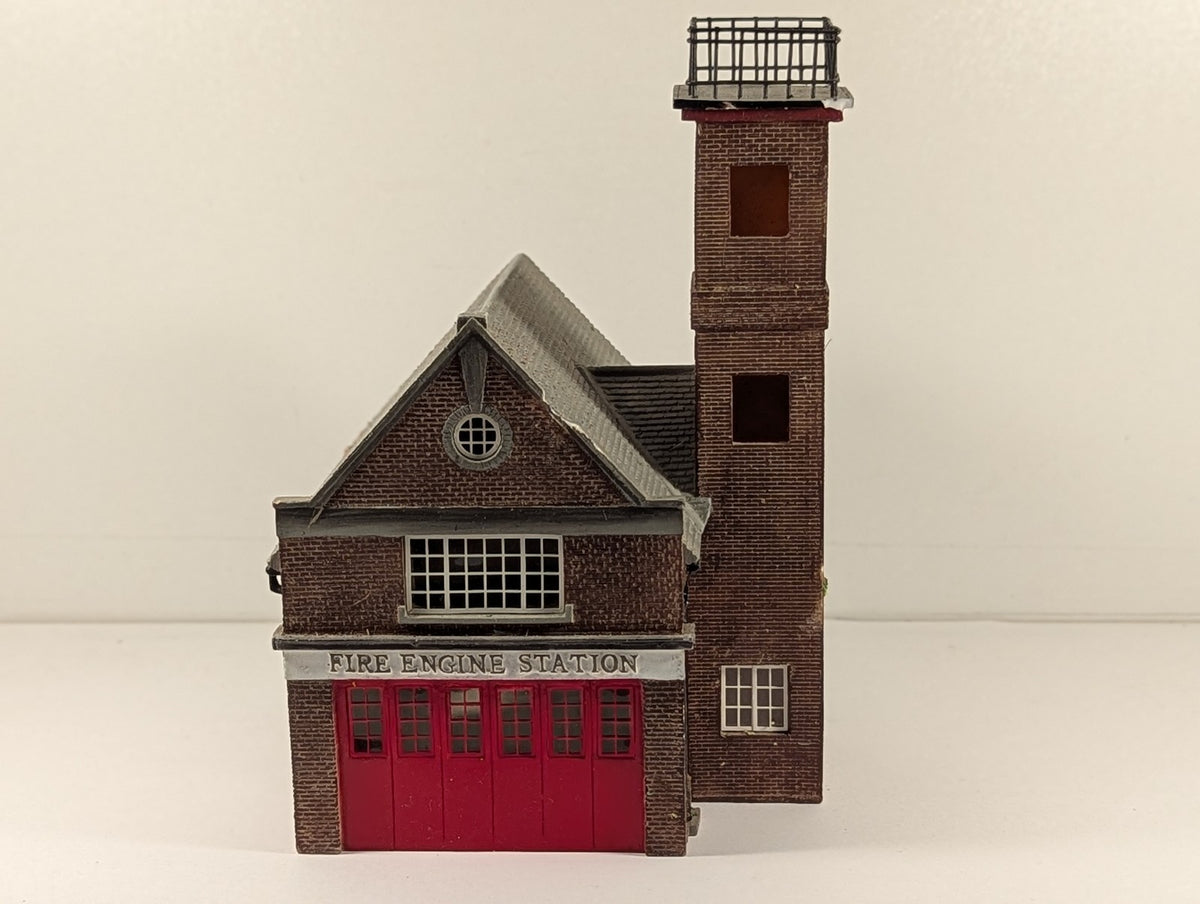 Hornby OO Gauge Skaledale Fire Engine Station Model Railway Building R8541