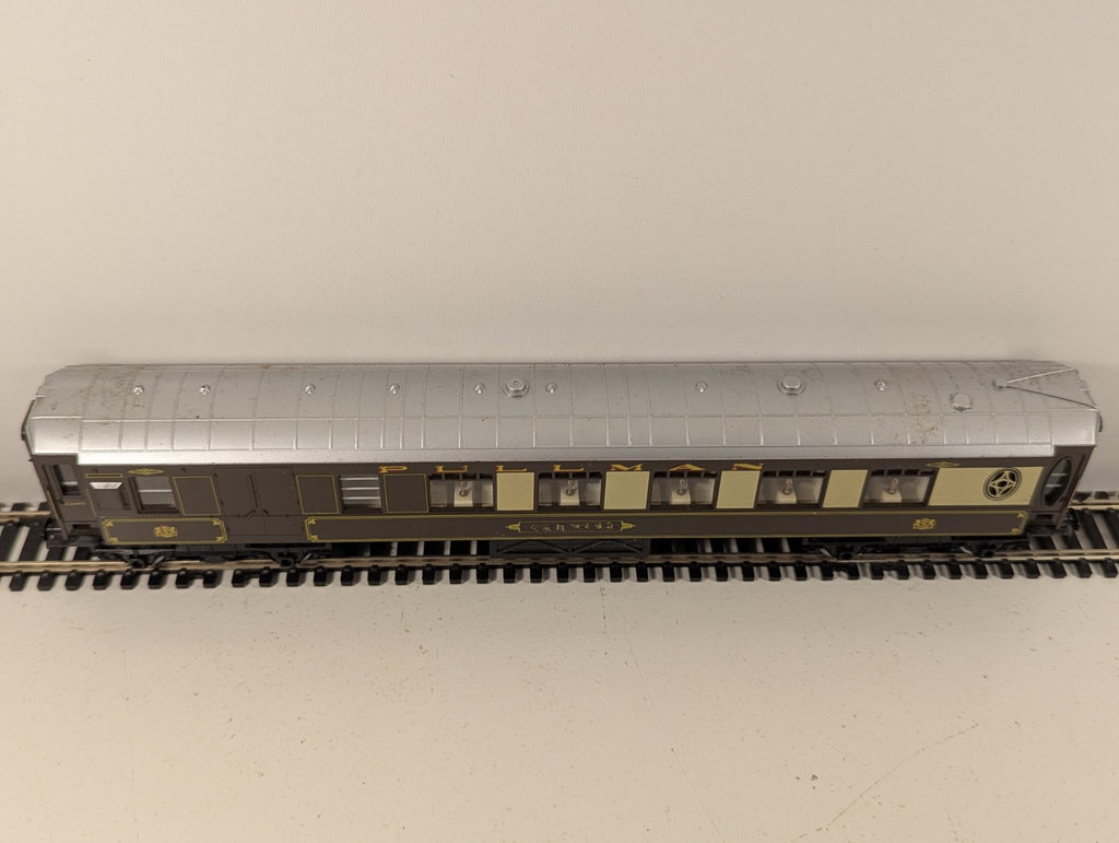 Hornby OO Gauge Pullman 3rd Class Parlour Brake Coach (Name Damaged)