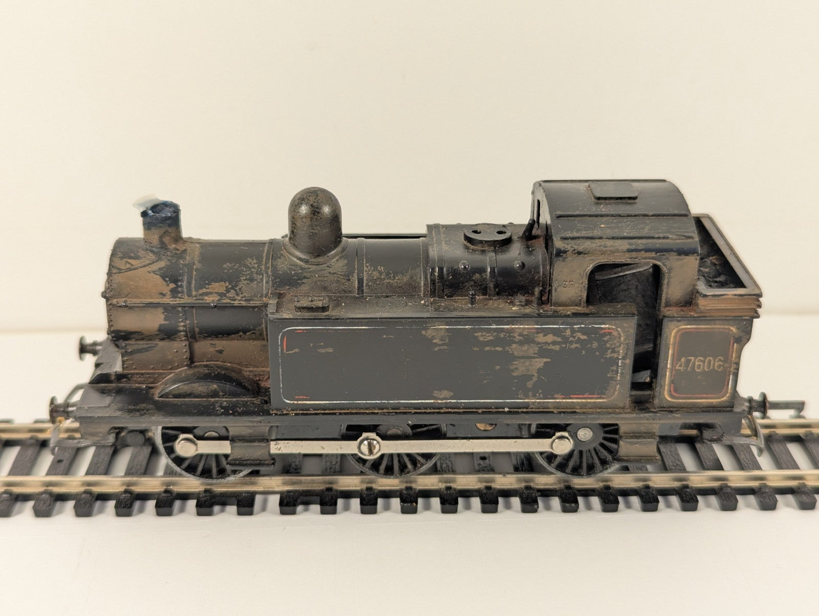 Tri-angHornby R52 OOGauge BR Class 3F Jinty 0-6-0T Steam Locomotive - Non-Runner
