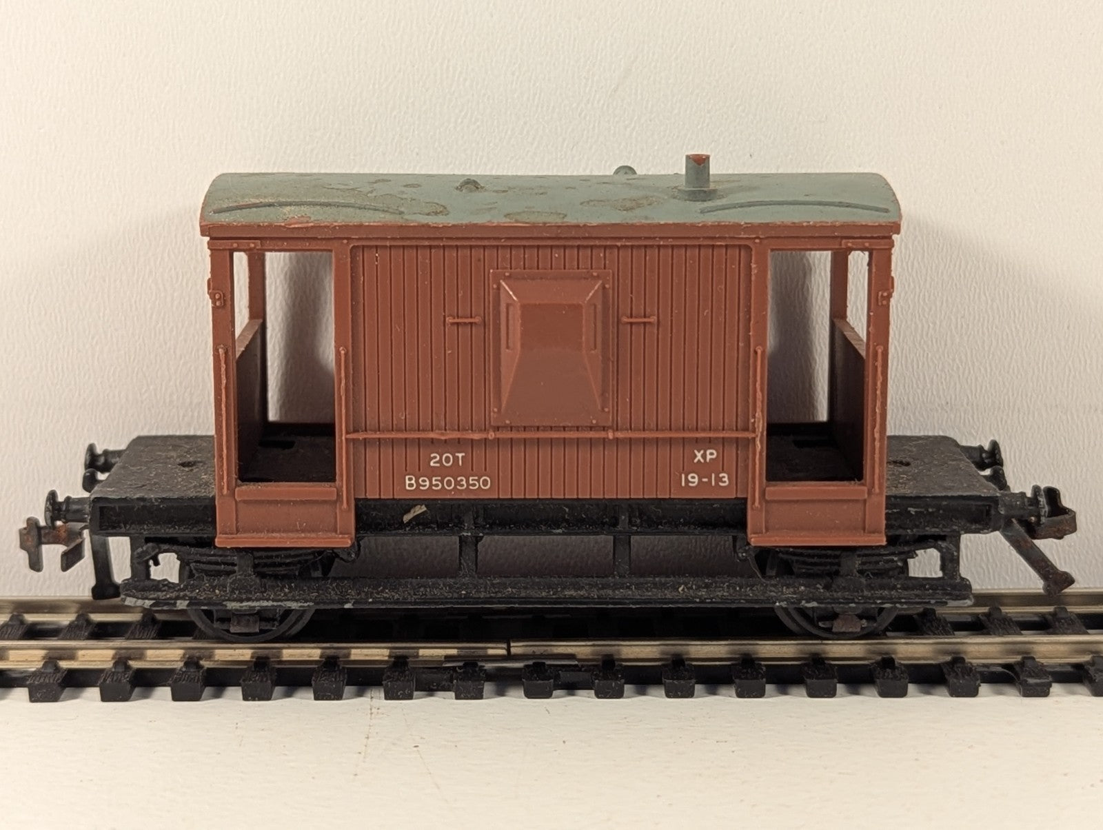 Hornby Dublo 4311 BR Brown 20 Ton Standard Goods Brake Van