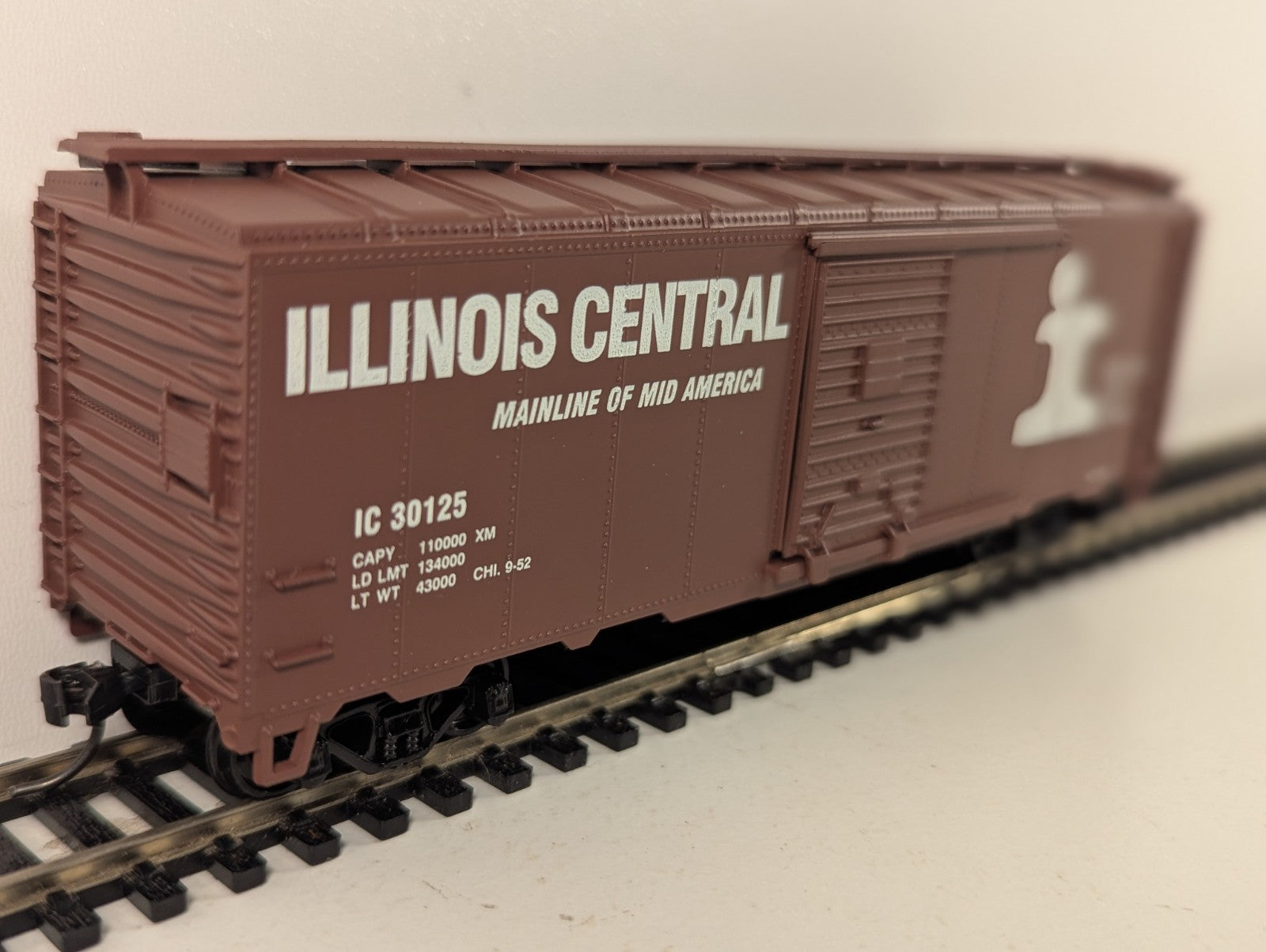Athearn HO Gauge 40ft Box Car Boxcar IC 30125 Illinois Central 1207