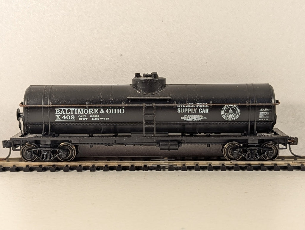 Athearn HO Scale 40ft Single Dome Tank Wagon X409 Baltimore & Ohio